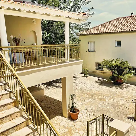 Nyaraló Gaea Family House Near Beaches & Historic Sites Khomatadha