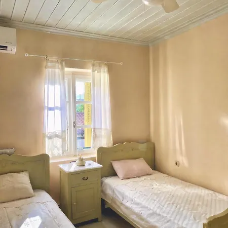 Gaea Family House Near Beaches & Historic Sites *